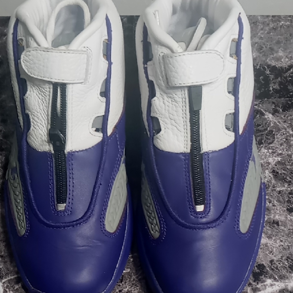 Mens Reebok Answer 4 PE Kobe Bryant Lakers Size 8 Purple/white/grey